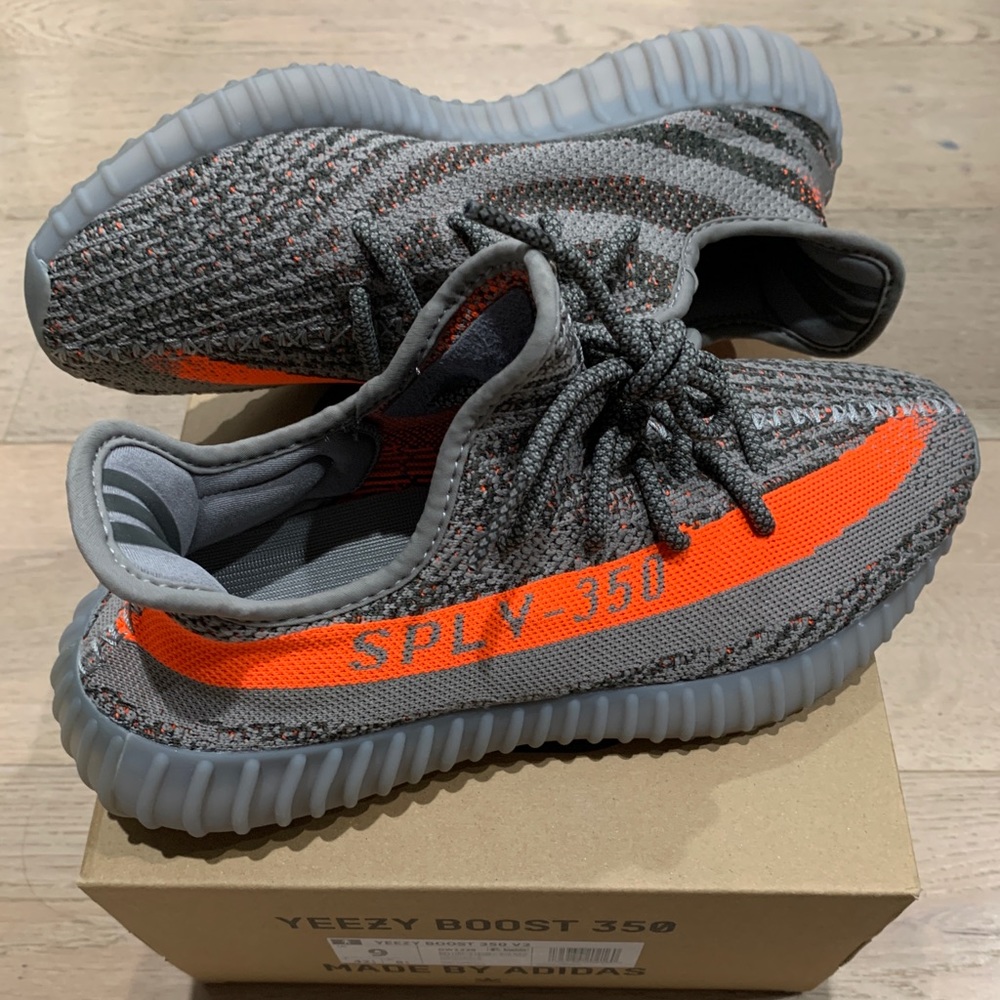 Make offer - YEEZY BOOST 350 V2 Size 9 adidas - never worn